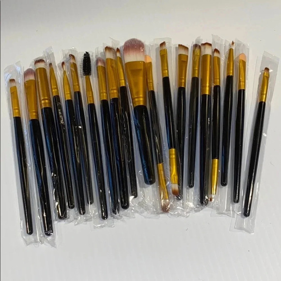 20 NEW MAKEUP BRUSHES GIFT BLACK GOLD WEDDING BRIDESMAIDS EYES SHADOW SET TRAVEL - Picture 2 of 6